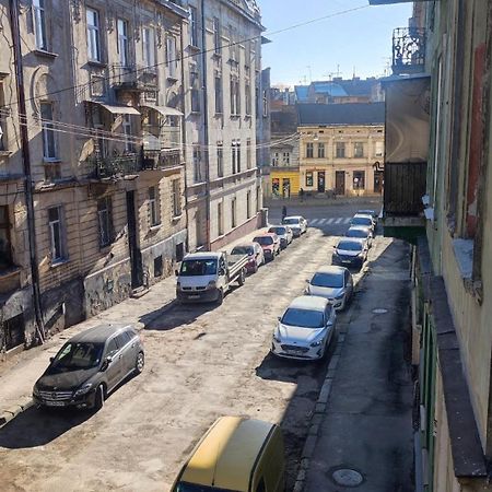 Apartment On Sheptytskyh 27 Лвив Екстериор снимка