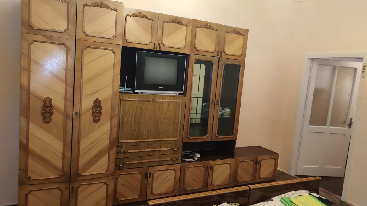 Apartment On Sheptytskyh 27 Лвив Екстериор снимка