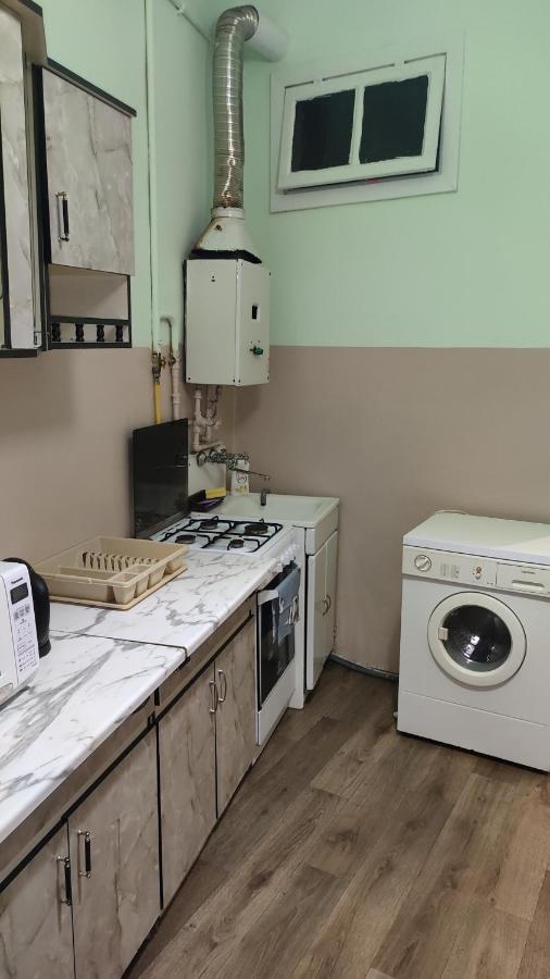 Apartment On Sheptytskyh 27 Лвив Екстериор снимка
